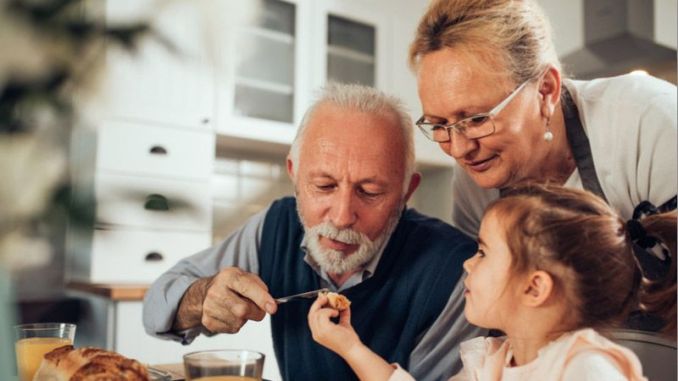 ¿Por qué celebramos el Día del Abuelo el 28 de agosto?