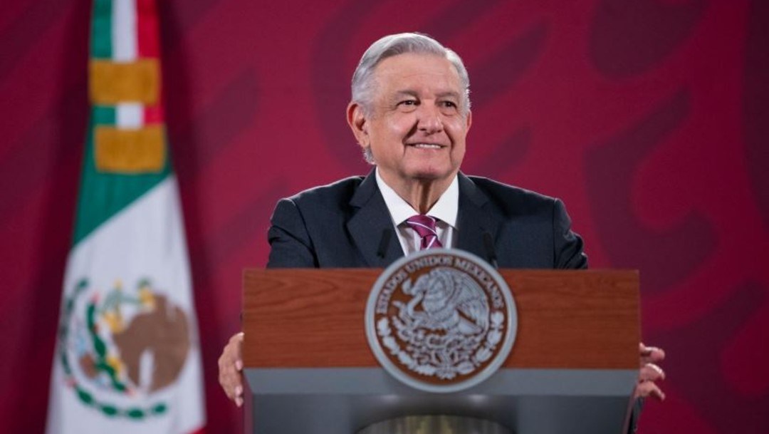 AMLO se hace chequeo médico y asegura “estar al cien”