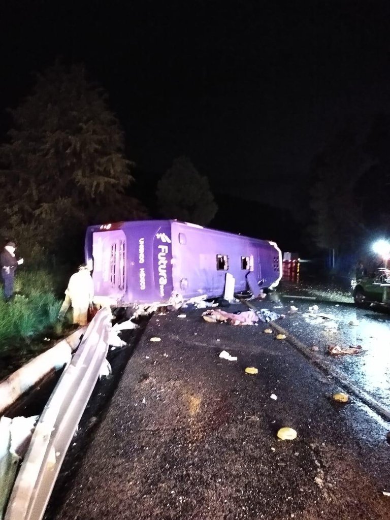 Accidente en la México-Toluca deja ya 15 muertos