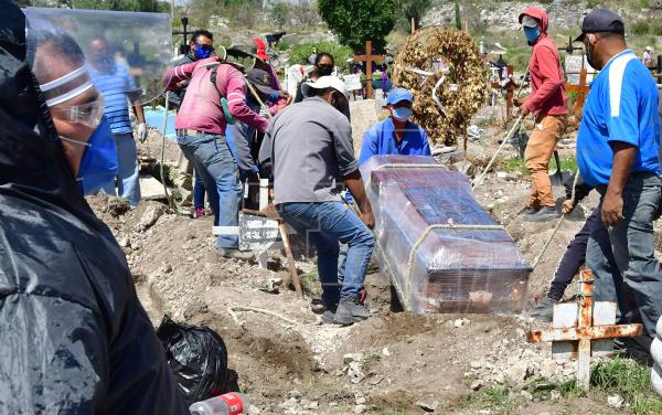 México ya acumula 62 mil 076 muertes por COVID-19