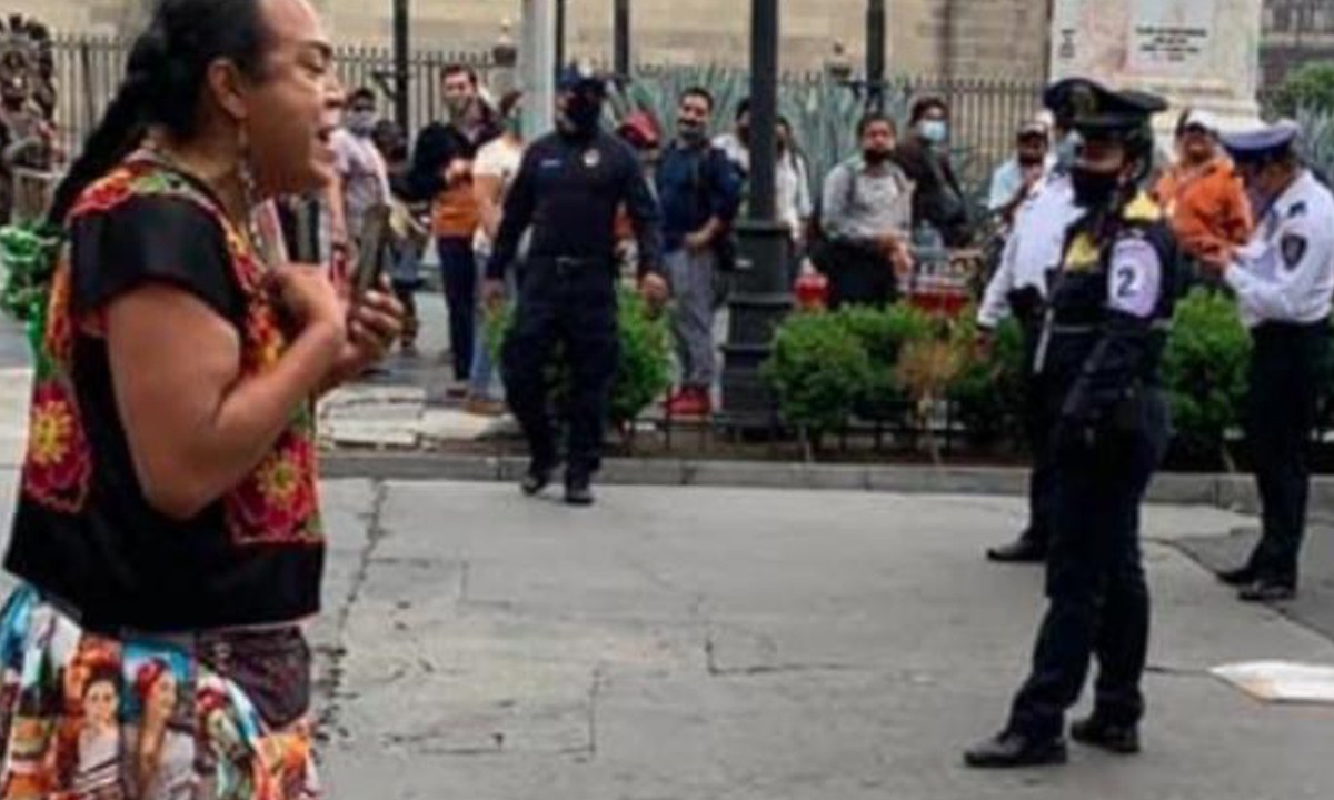 Policías remitidos por decomisar bicicleta a “Lady Tacos de canasta”