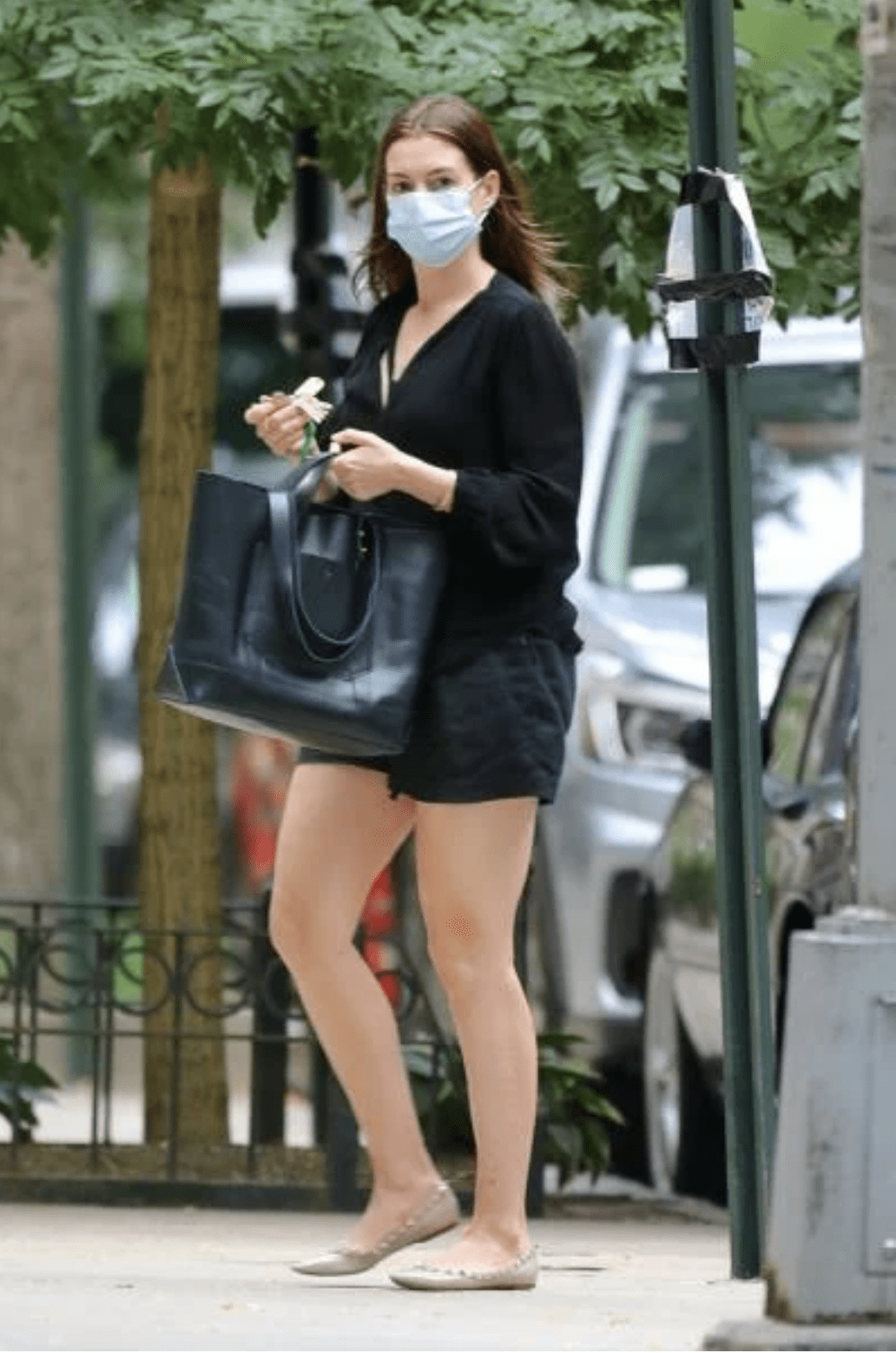 Anne Hathaway arrasa en Nueva York con minishort