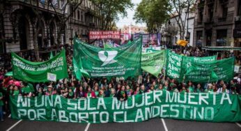Feministas marchan en la CDMX por la despenalización del aborto