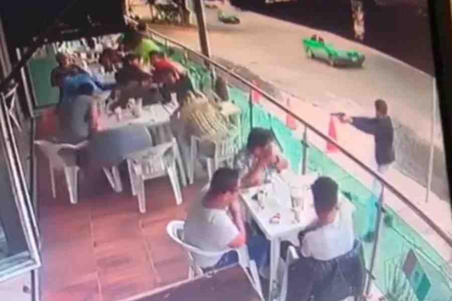 Vídeo | Hombre asesina a sujeto en restaurante de Guanajuato