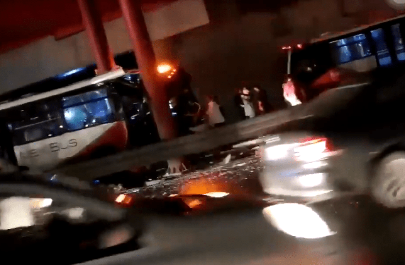 Duro choque del MEXIBUS anoche en “El Vigilante” de Ecatepec, 11 heridos