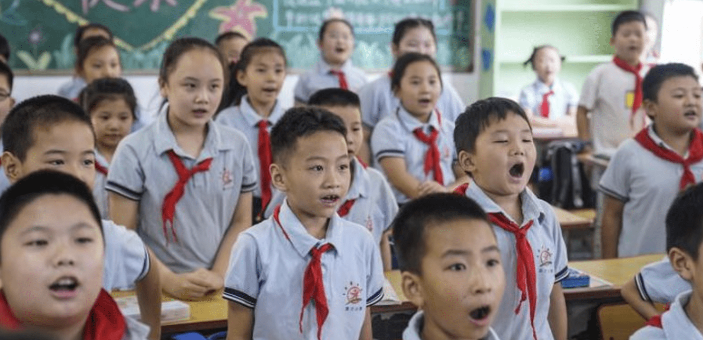 Niños de Wuhan vuelven al colegio sin ser obligados a usar cubre-bocas