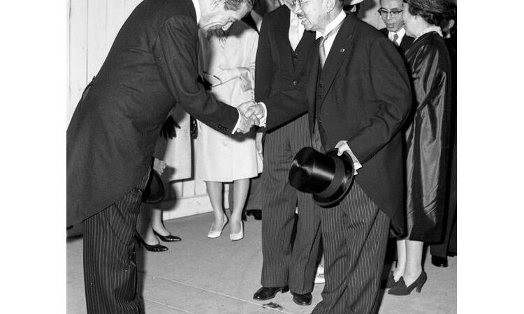 El paseo del ex presidente Adolfo López Mateos por Japón y como lo trataron