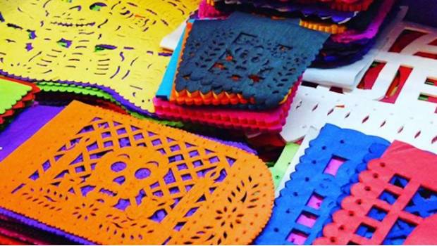 Artesanos de papel picado, en crisis por pandemia