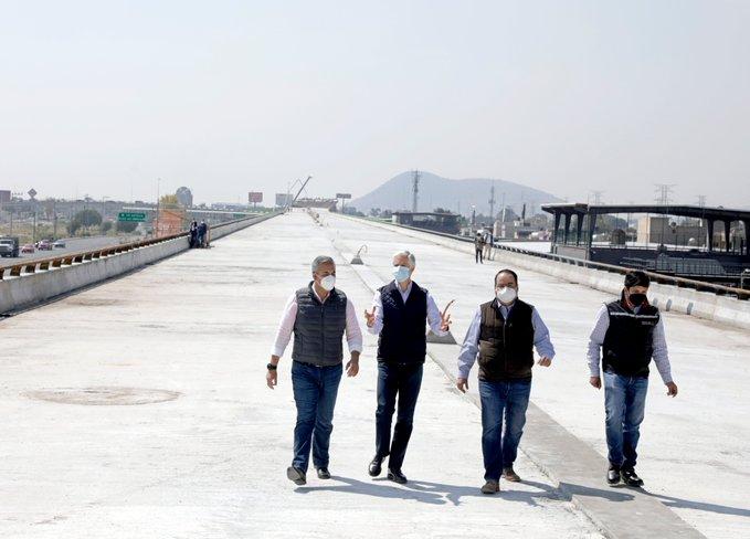 Autopista Siervo de la Nación