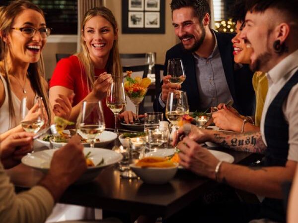 ¿Cenar en la noche engorda?