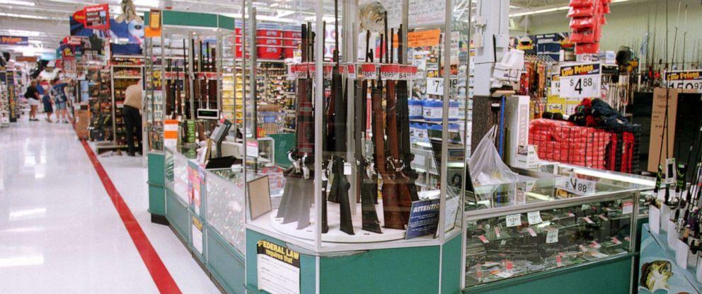 Vuelven armas y municiones a Walmart