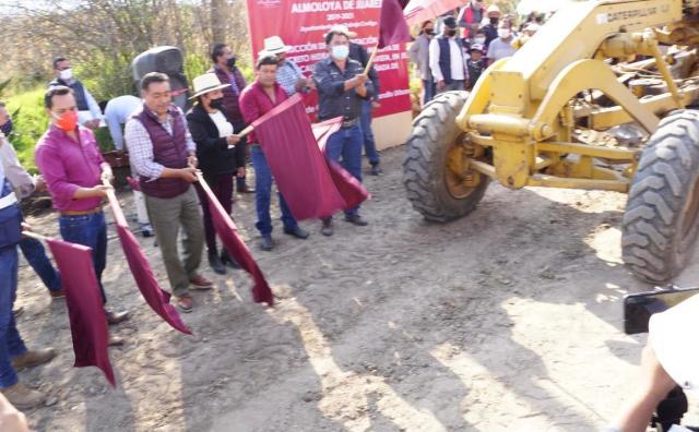 Otra Nueva Pavimentación con Concreto Hidráulico Fortalecerá la comunicación regional y el acceso a bienes, en Almoloya de Juárez