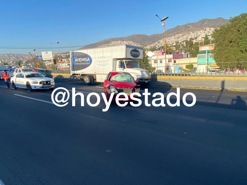 Tráiler impacta a conductora en la México-Pachuca