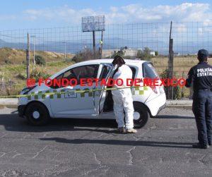 ATERRADOR: Aparece taxi con un ejecutado al interior, el auto fue robado antes del homicidio