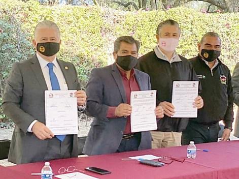 Encabeza Herminio Cahue la firma de Convenios de Sueldo y Prestaciones del SUTEyM con tres municipios