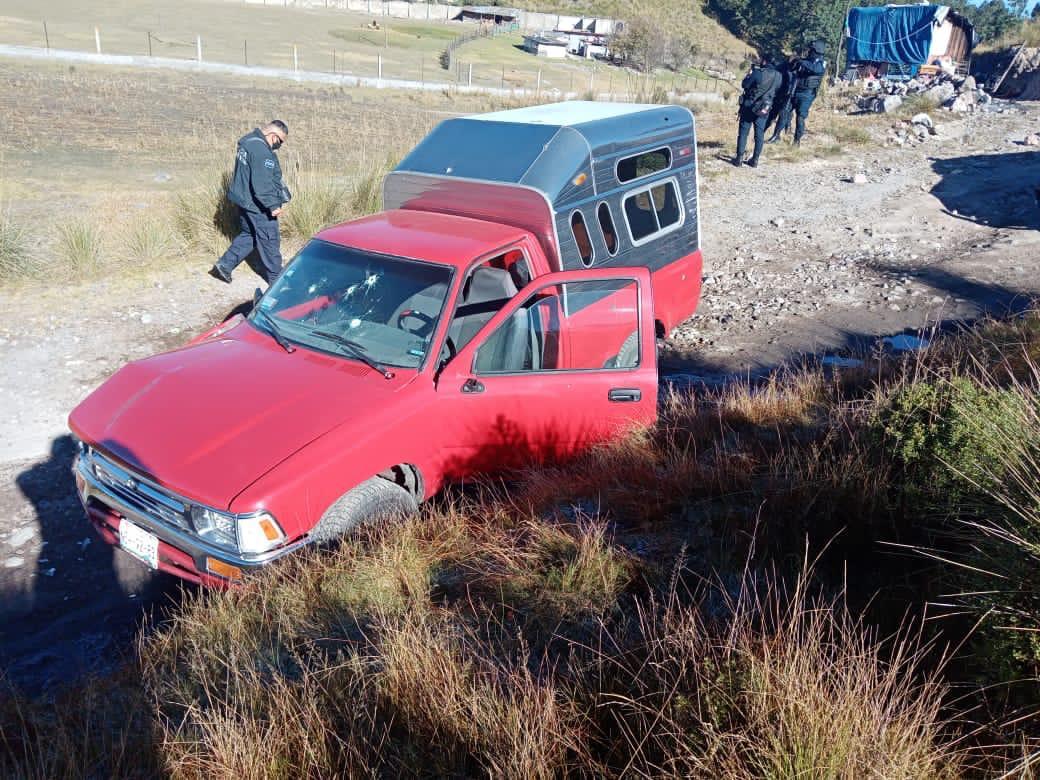 URGENTE. Conductores se pelean a balazos; uno de ello quedó muerto junto a su camioneta