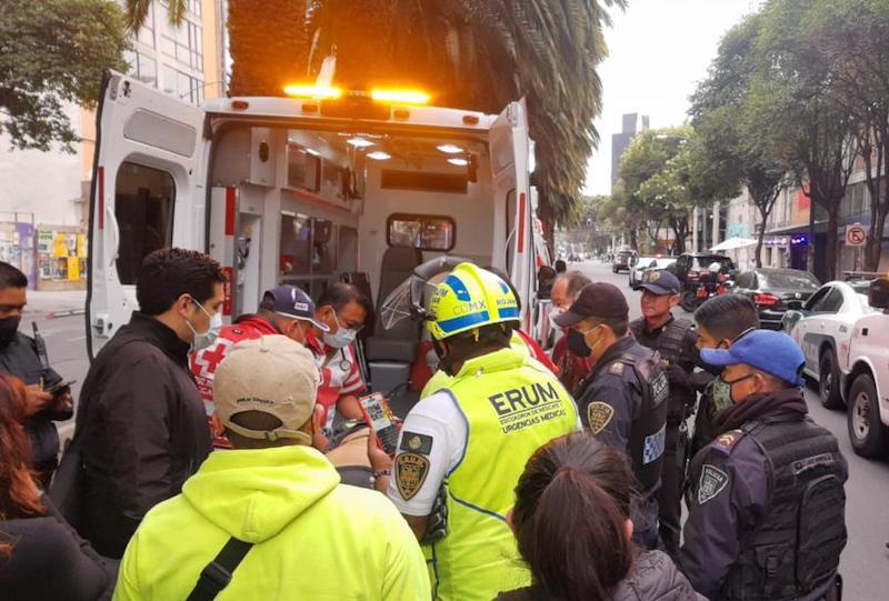 TRAGEDIA. Se quedan atrapados dentro de un elevador; una persona murió