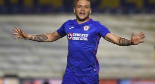 Cruz Azul derrota a Tigres y se lleva ventaja