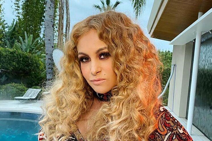 Paulina Rubio venderá saludos a sus fans y no podrás creer su costo