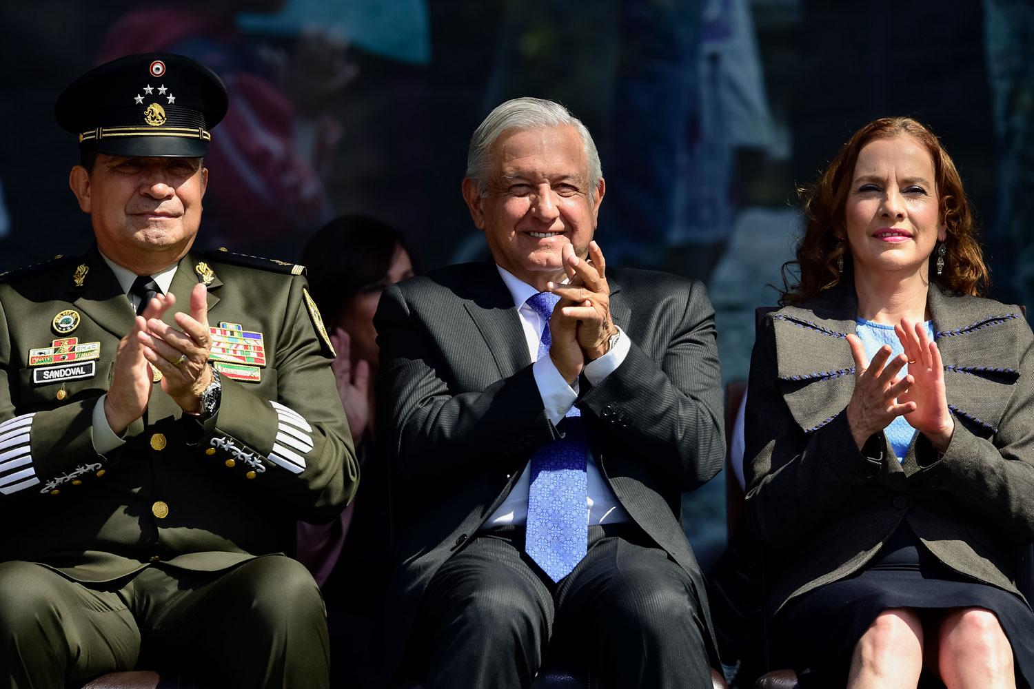 México anuncia que empresa del Ejército administrará Tren Maya y aeropuertos