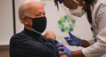 Presidente electo Joe Biden recibe vacuna contra Covid-19