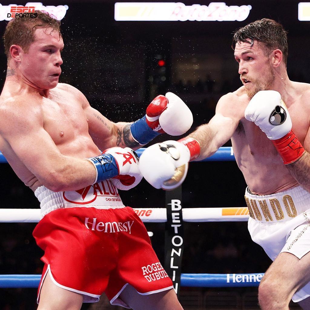 “Canelo” Álvarez  se impone y derrota Callum Smith