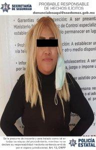 ¿VÍCTIMA?: Detienen a rubia por pasear en auto robado; ella dice no saber nada