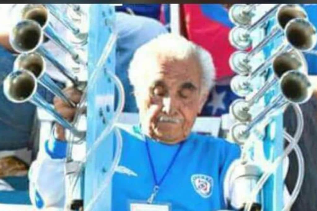 Muere Gabino Gutiérrez, aficionado del Cruz Azul quien hizo sonar la ‘locomotora’