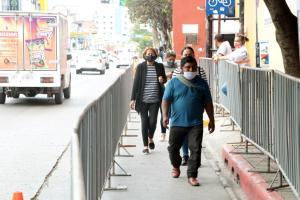 Instalan filtros sanitarios en la parroquia de Guadalupe