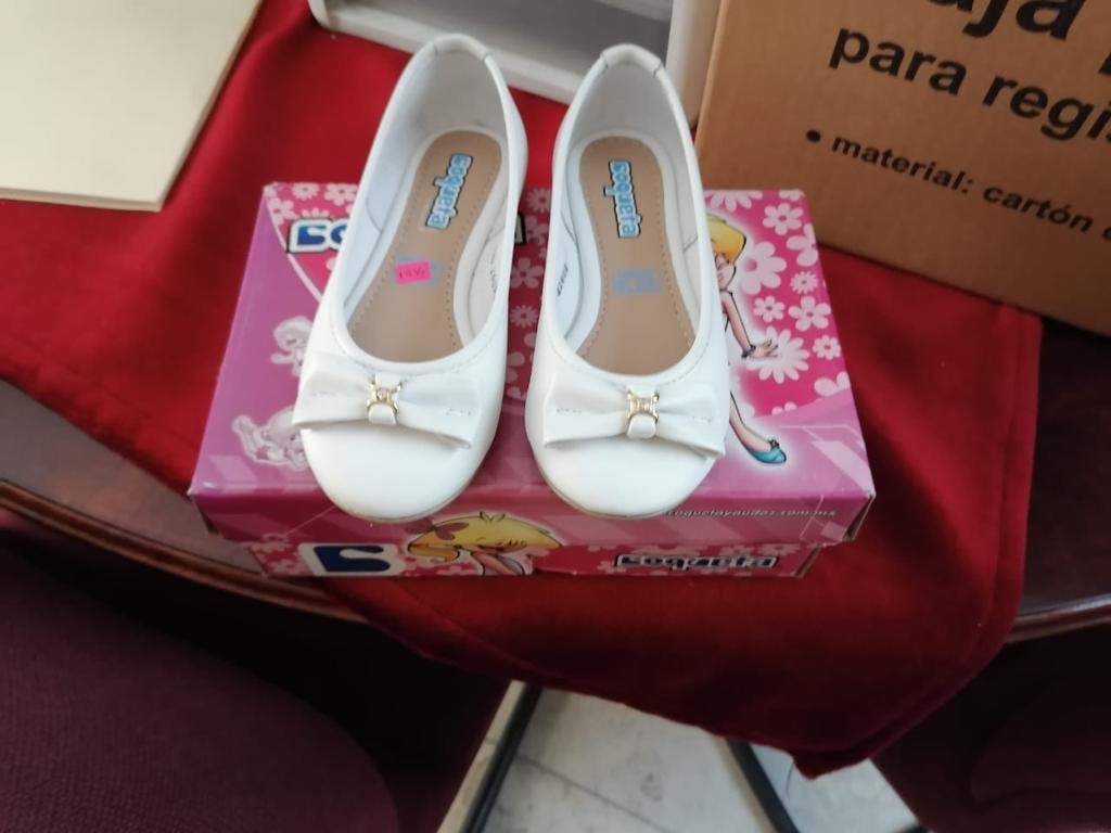 Donan zapatos nuevos para niñas y para niños del Edomex en condiciones de vulnerabilidad