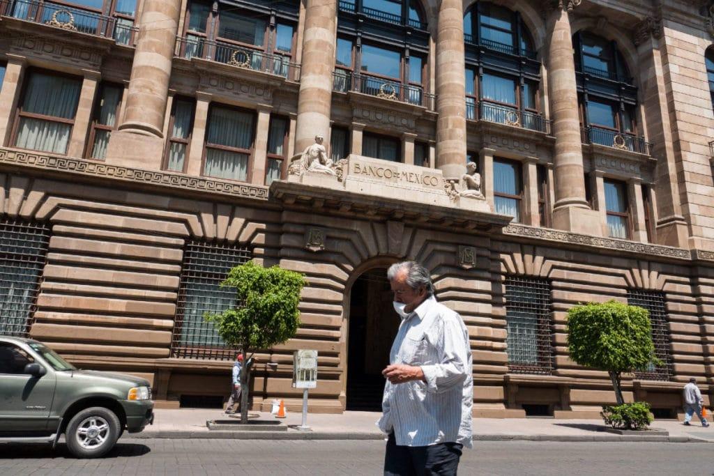 Banxico refrenda su disposición a dialogar con legisladores