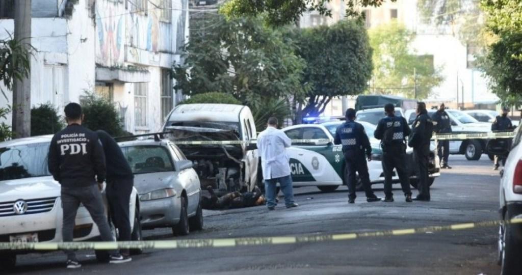 ATERRADOR: Localizan camioneta calcinada con dos cuerpos, los botan frente a oficinas de ONG 