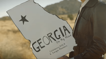 Versión en spanglish de ‘Georgia On My Mind’ motiva al voto latino