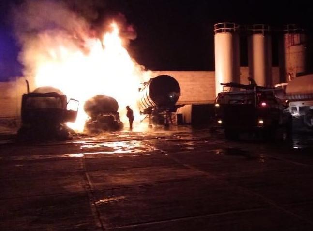 URGENTE. Explotan 3 pipas cargadas con diesel en Edomex; desalojan a vecinos