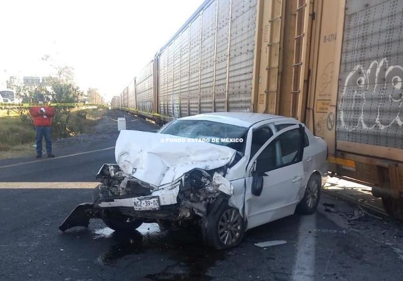 TRAGEDIA. Querían ganarle el paso al tren y terminan muertos en Edomex