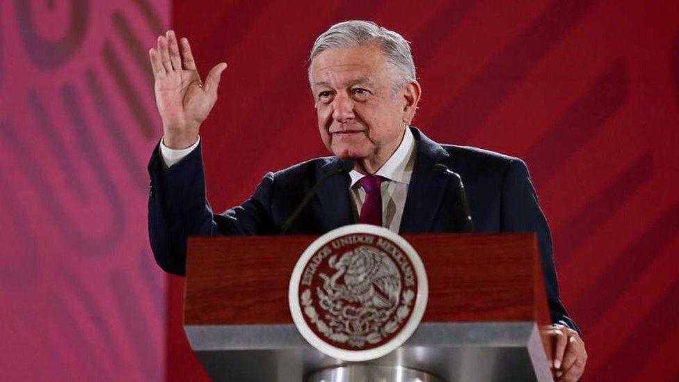 AMLO sigue con síntomas leves de COVID revela Gatell