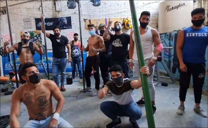 Cobra Kai «bendice» a Las Barras Praderas de Naucalpan y lo convierte en su Dojo oficial