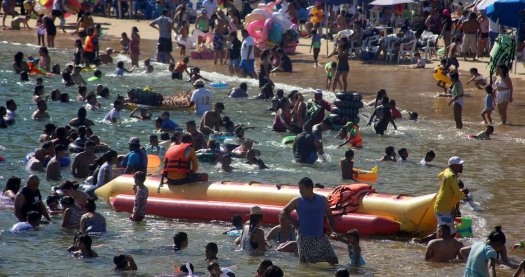 ¡LES VALIÓ LA PANDEMIA!: Ignoran el Covid y abarrotaron playas durante fiestas decembrinas