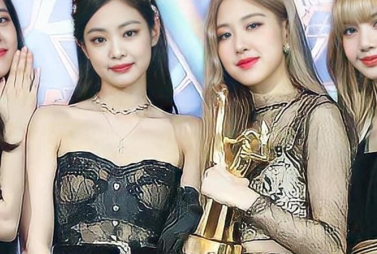 BLACKPINK muestra un vistazo a THE SHOW junto a James Corden |