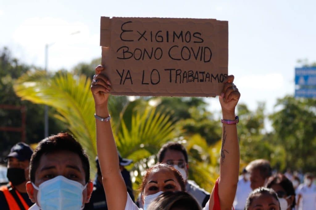 Médicos de La Raza protestan en Circuito Interior; denuncian que sólo hubo vacunación para directivos