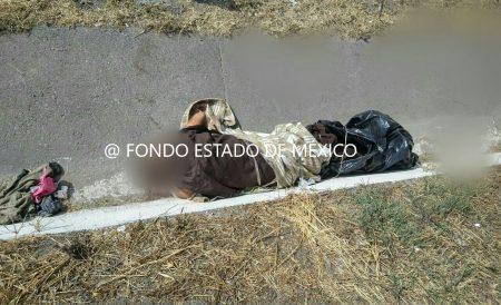 TERRORÍFICO. Avientan cuerpo en autopista del Edomex; estaba embolsado