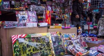 Video | Tianguistas se quejan por cobros excesivos para vender juguetes en Los Reyes La Paz