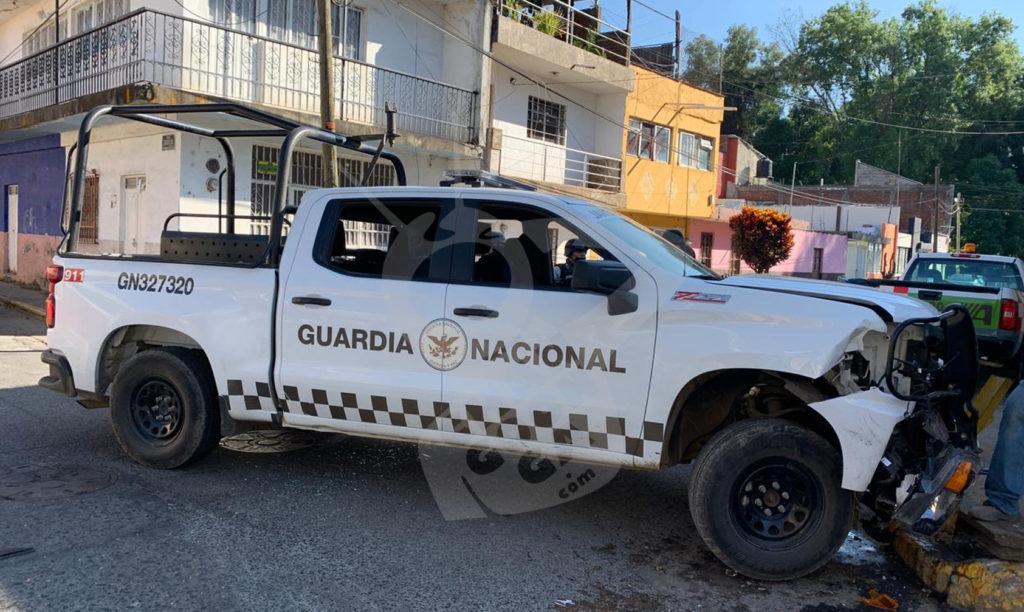 #Michoacán Patrulla De La GN Choca Vs Auto; Hay Una Niña Herida