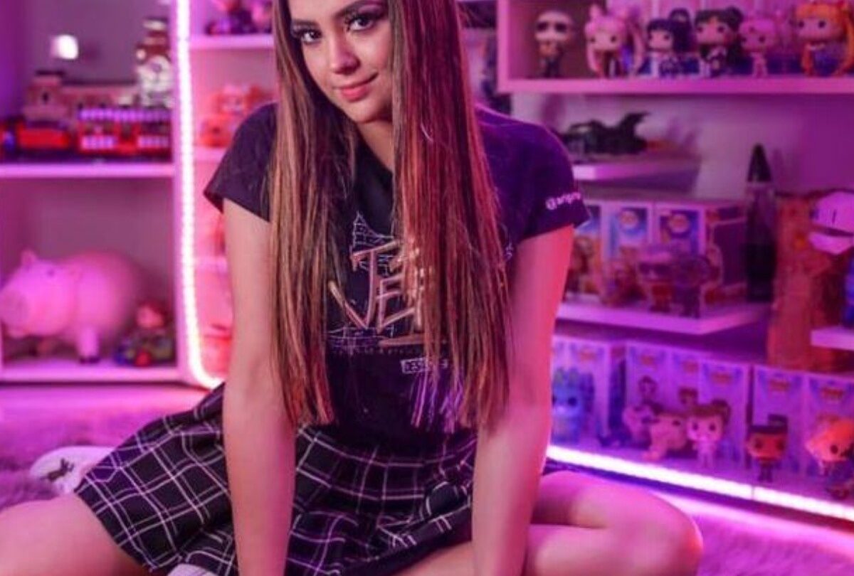 Fans e influencers felicitan a AriGameplays por su cumpleaños |