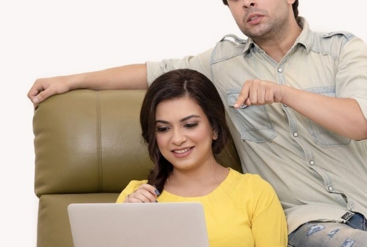 3 consideraciones que las parejas deben de tener en cuenta antes de compartir sus contraseñas |