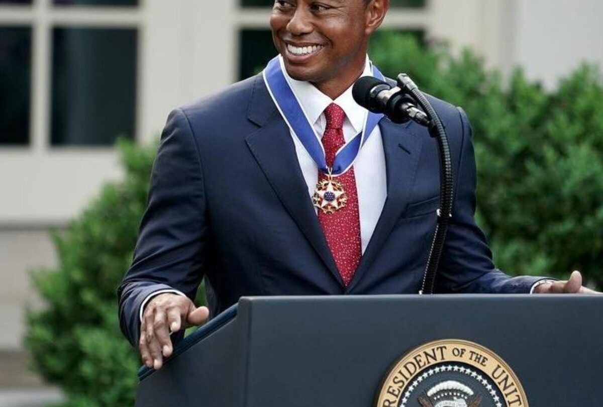 Tiger Woods se recupera de una cirugía mayor es un milagro que esté vivo |