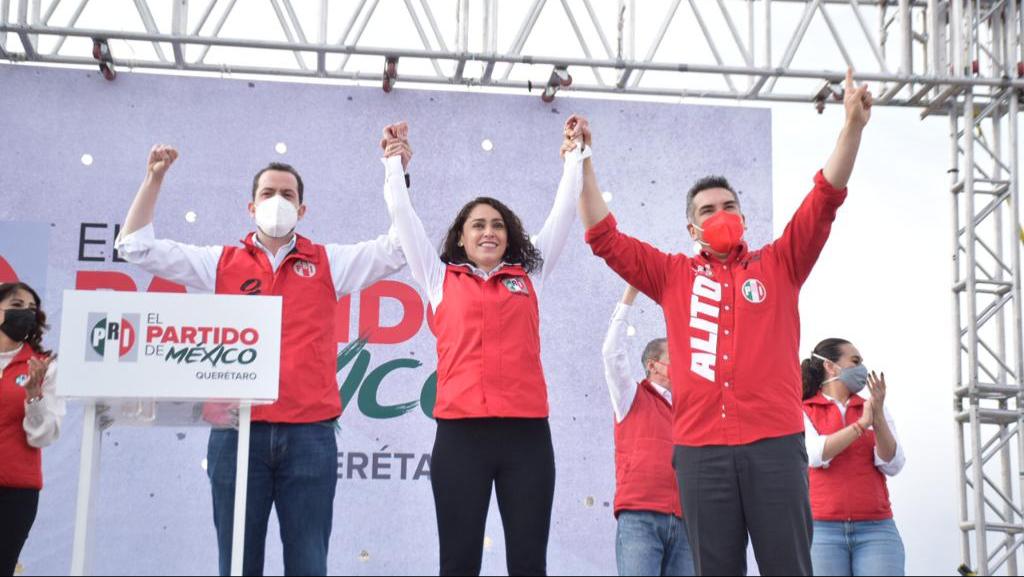 Abigail Arredondo toma protesta como candidata del PRI al gobierno estatal de Querétaro