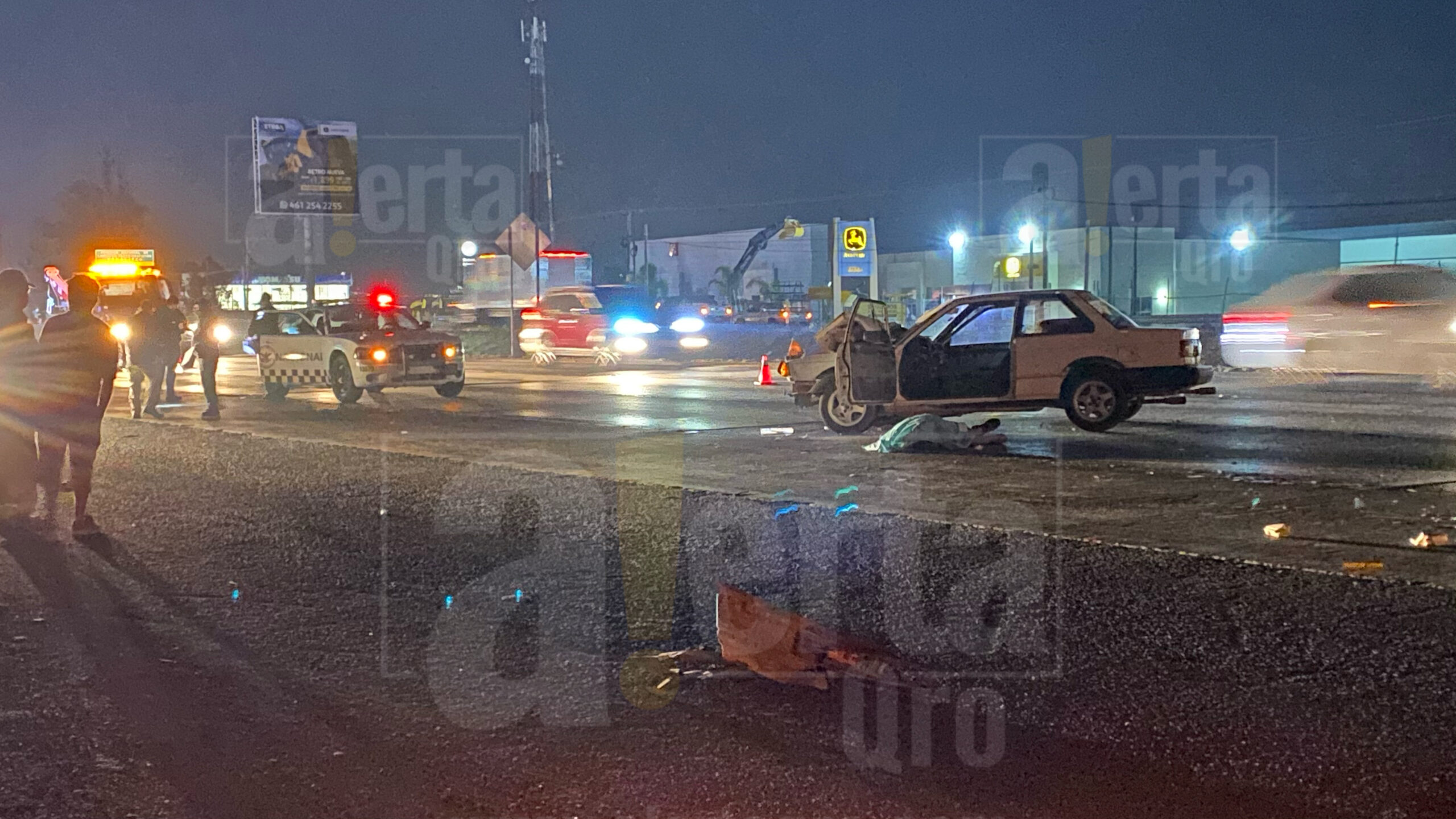 Muere conductor al chocar por alcance contra tráiler en la autopista México-Querétaro