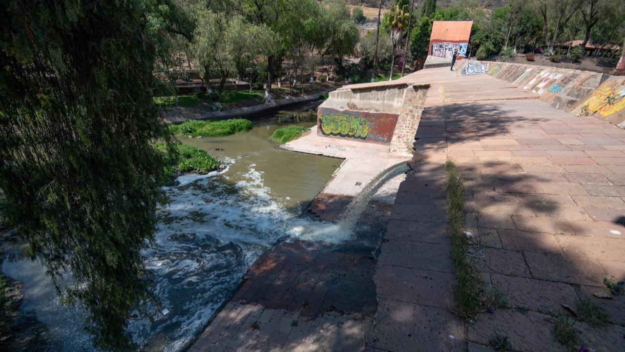 Realiza El Marqués desazolve del río Querétaro en la zona de La Cañada