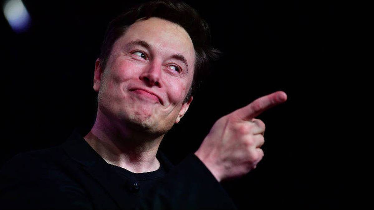 Dormir 6 horas o menos afecta productividad según Elon Musk